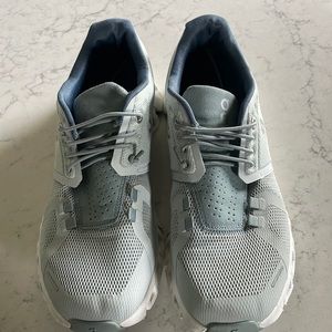 On Cloud Womens size 7